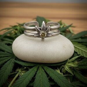 925 Sterling Silver Cannabis Leaf Toe or Pinky Ring